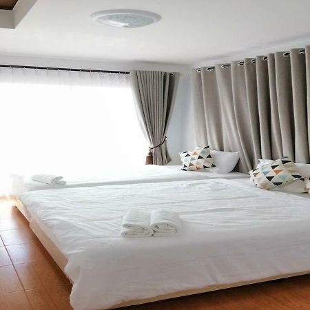 Baan Bua House 2 Hotel Пра Након Си Аютая Екстериор снимка