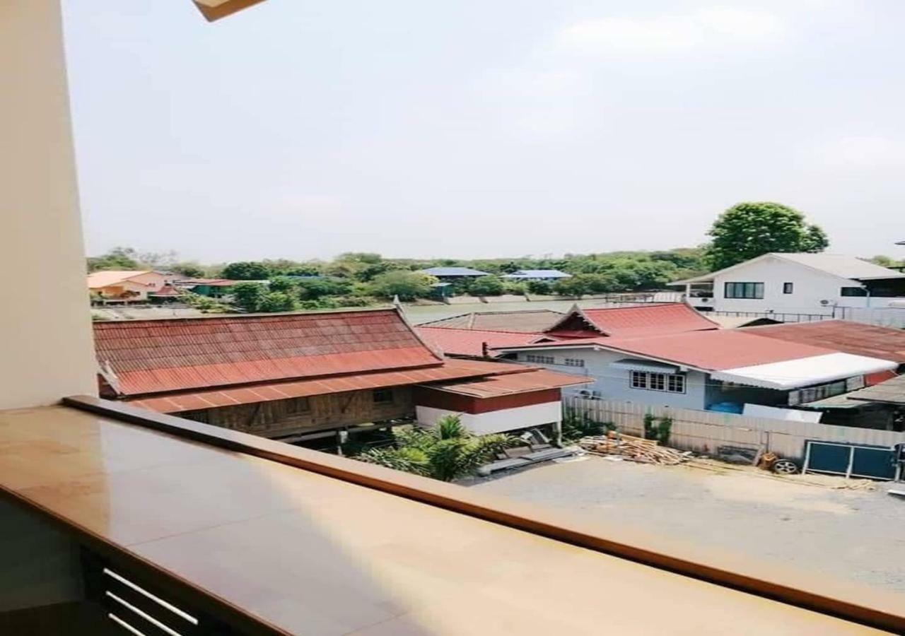 Baan Bua House 2 Hotel Пра Након Си Аютая Екстериор снимка