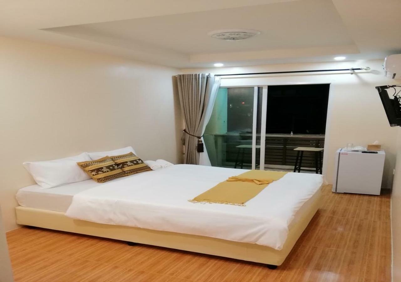 Baan Bua House 2 Hotel Пра Након Си Аютая Екстериор снимка